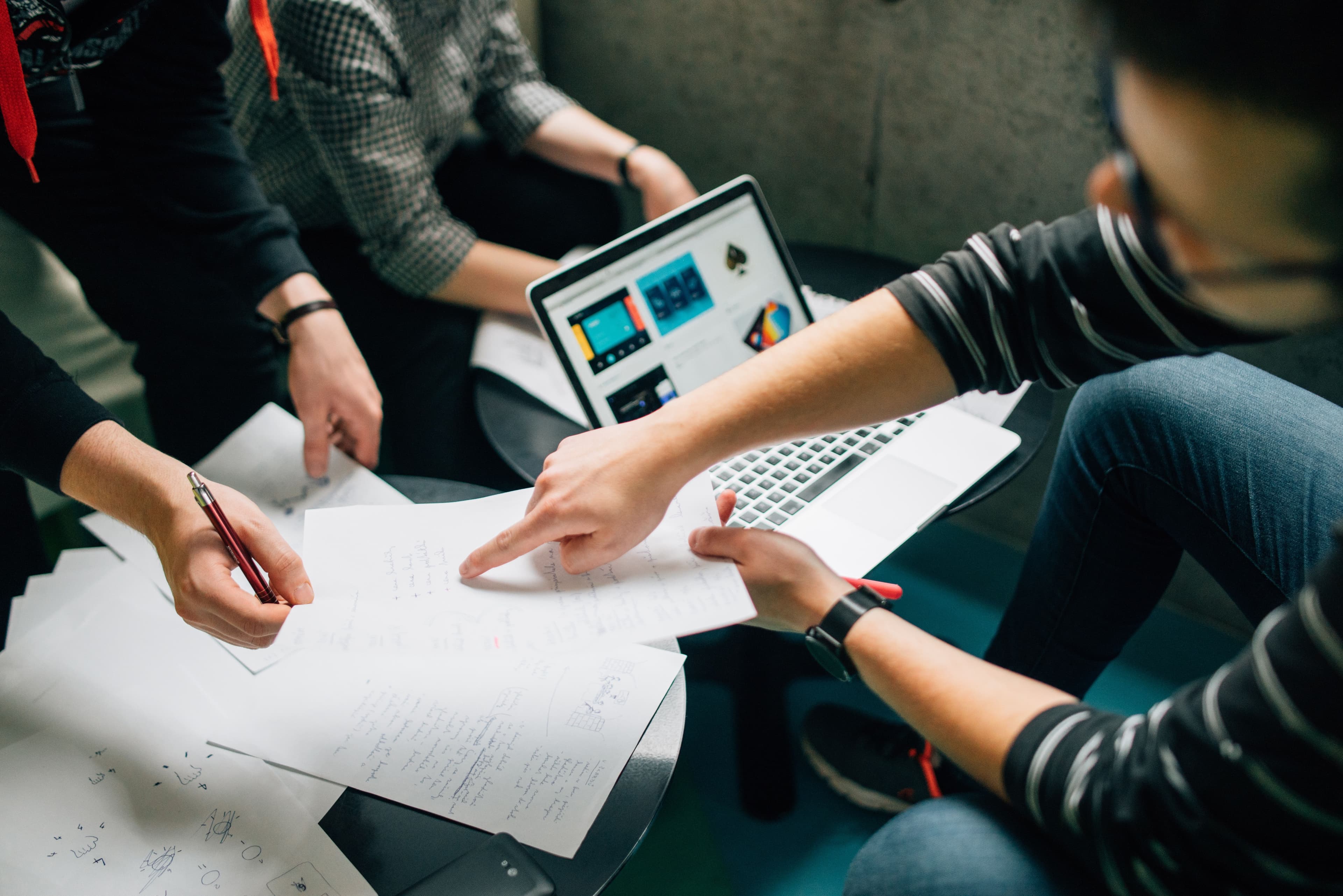 INCUBATORS & ACCELERATORS 101